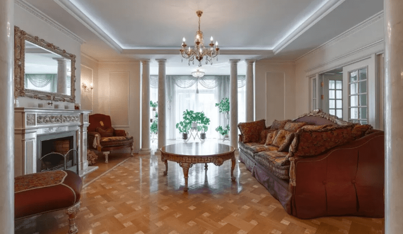 Mansion 661 sqm on the peninsula in Moscow